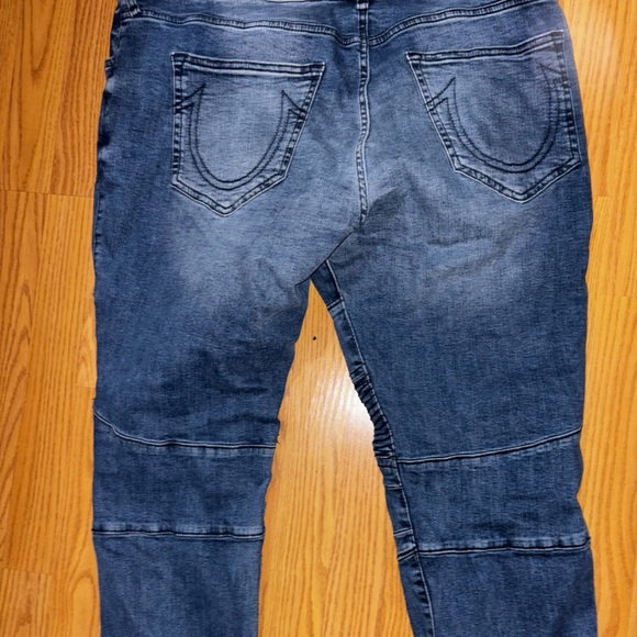 True Rlgn jeans. Slightly worn, size 38. HMU for more pics! - Picture 2 of 2